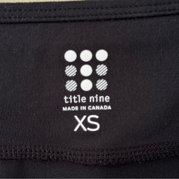 TITLE NINE “Not So Tight” Black Stretch Capri Pants Size XS Yoga Workout Running - Picture 2 of 14